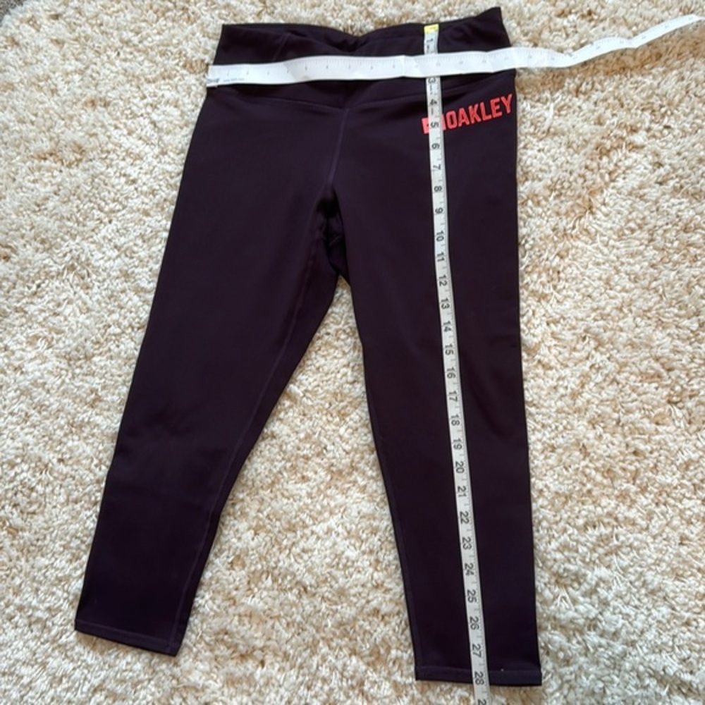 Oakley Womens Wide Waistband Athletic Gym Capri Tights Leggings Purple Medium
